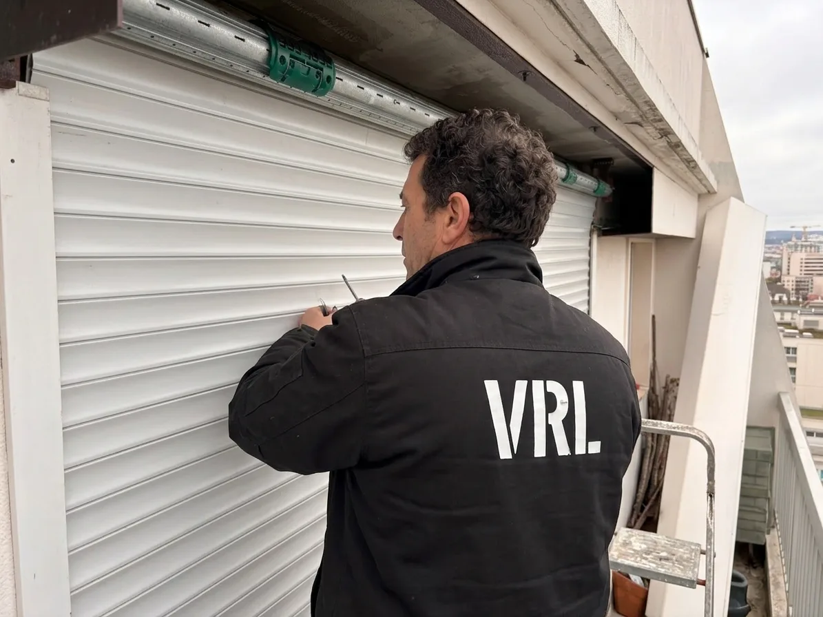 Technicien VRL Versailles à Versailles